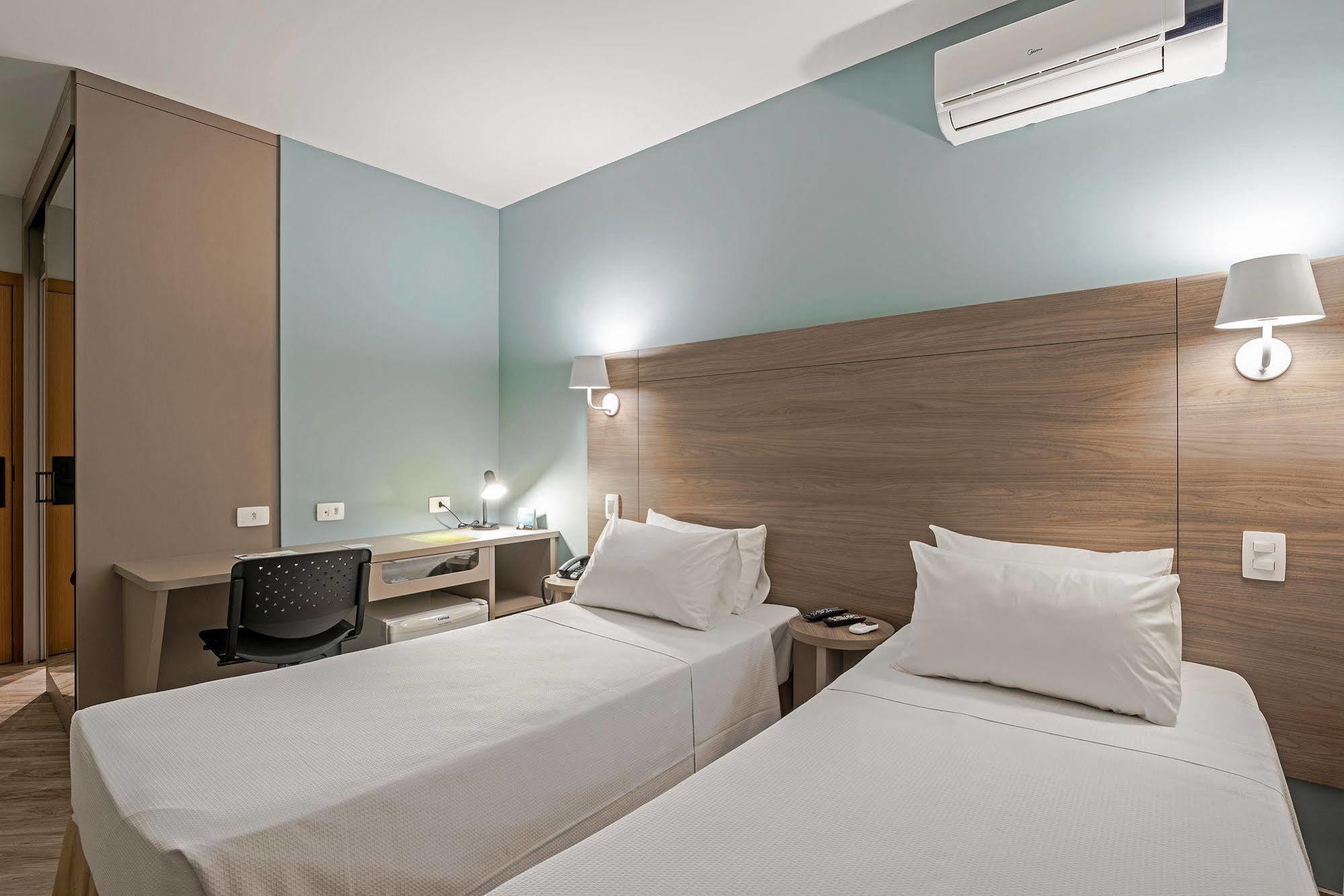 Slim Curitiba Alto Da XV Hotel Eksteriør billede